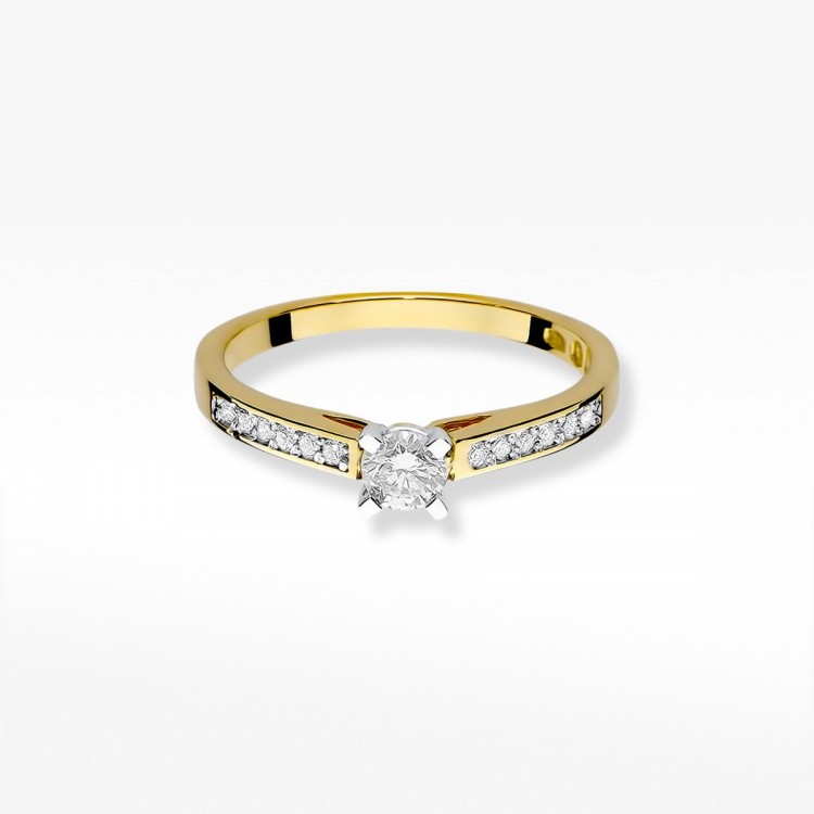 Pierścionek zaręczynowy z diamentami