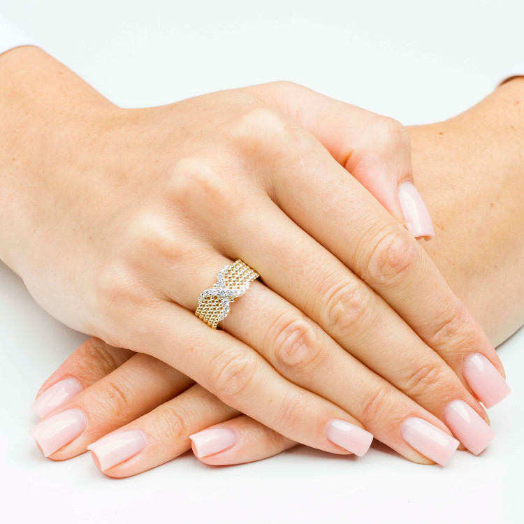 Pierścionek ze złota z białymi cyrkoniami