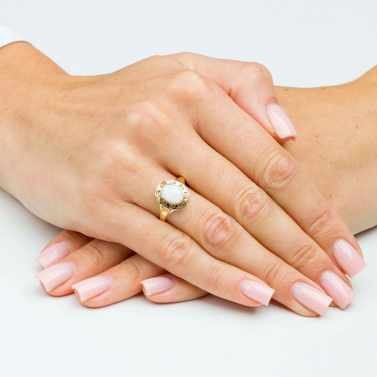 Pierścionek ze złota z opalem