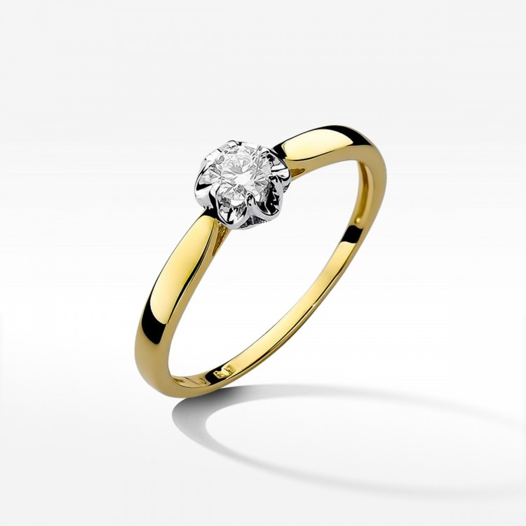 Pierścionek zaręczynowy z diamentem