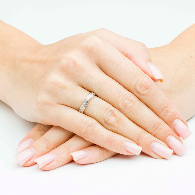 Pierścionek z diamentami