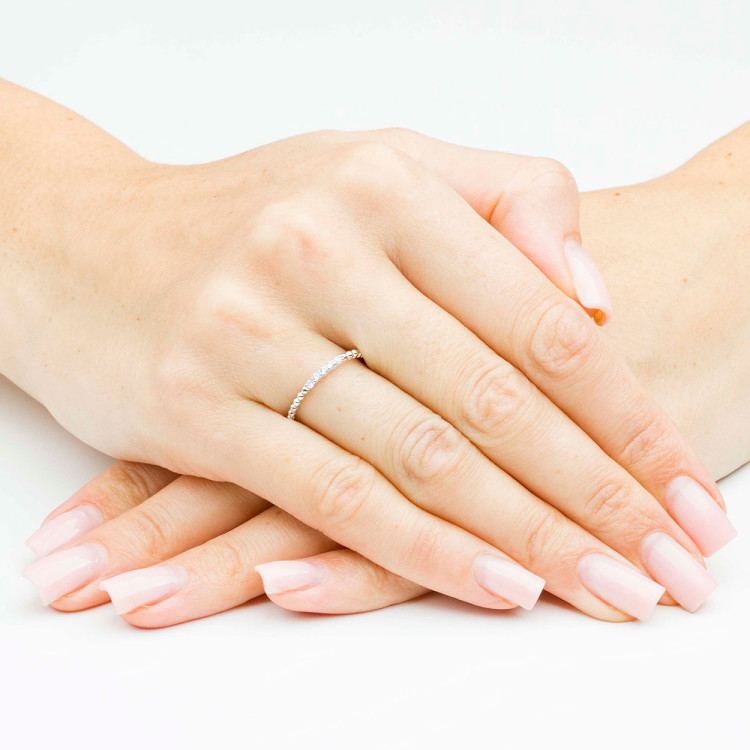 Pierścionek ze złota kuleczki z cyrkoniami