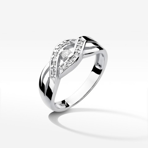 Pierścionek zaręczynowy z diamentami