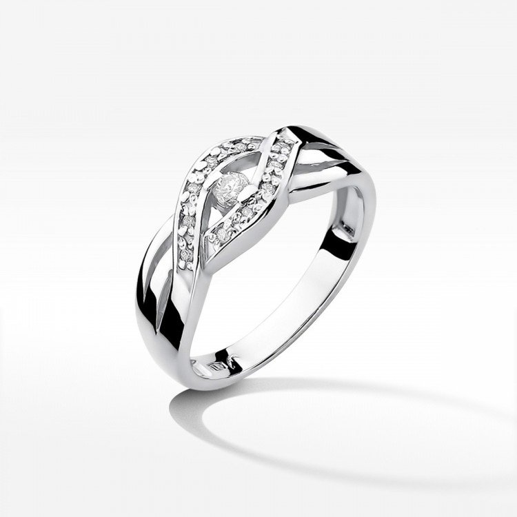 Pierścionek zaręczynowy z diamentami