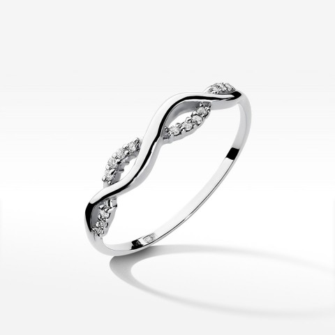 Pierścionek zaręczynowy z diamentami