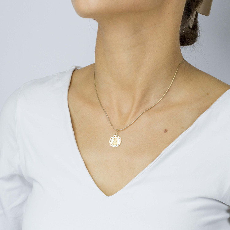 Zawieszka ze złota z matką boską