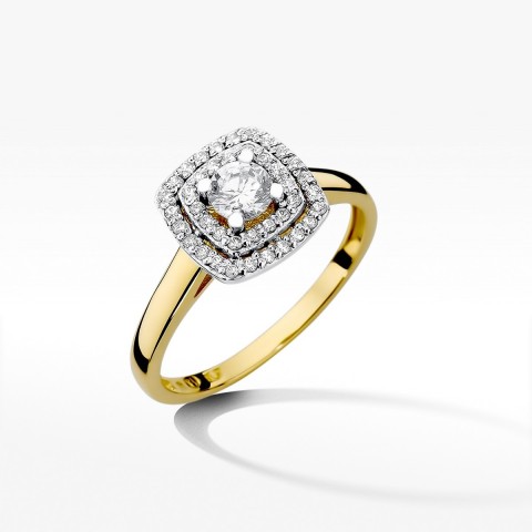 Złoty pierścionek z diamentami laboratoryjnymi