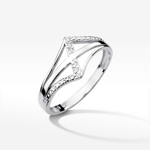 Pierścionek zaręczynowy z diamentami