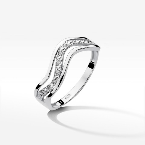 Pierścionek zaręczynowy z diamentami