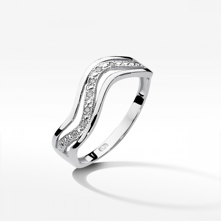 Pierścionek zaręczynowy z diamentami