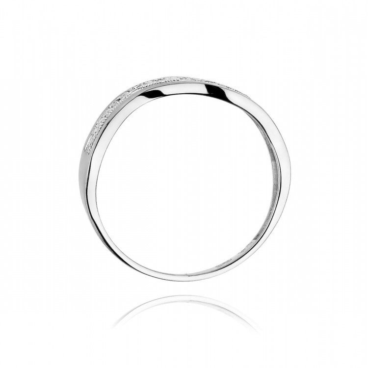 Pierścionek zaręczynowy z diamentami