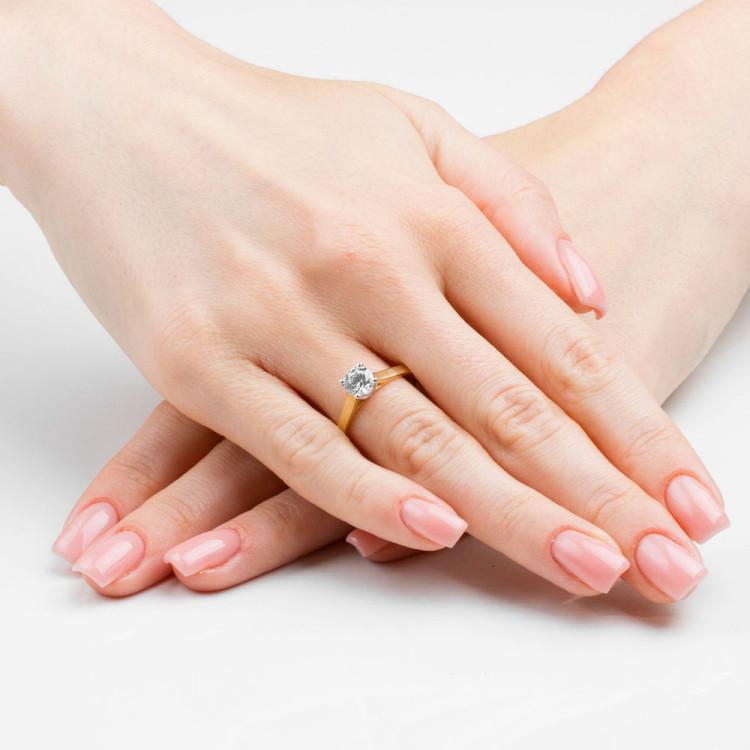 Pierścionek ze złota z diamentem laboratoryjnymi 0.70ct