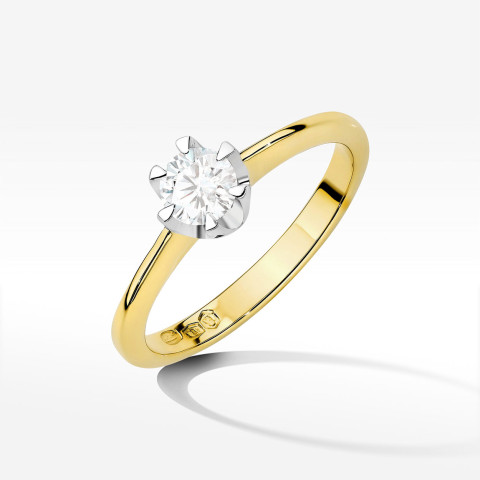 Pierścionek ze złota z diamentem