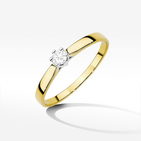 Pierścionek zaręczynowy z diamentem laboratoryjnym