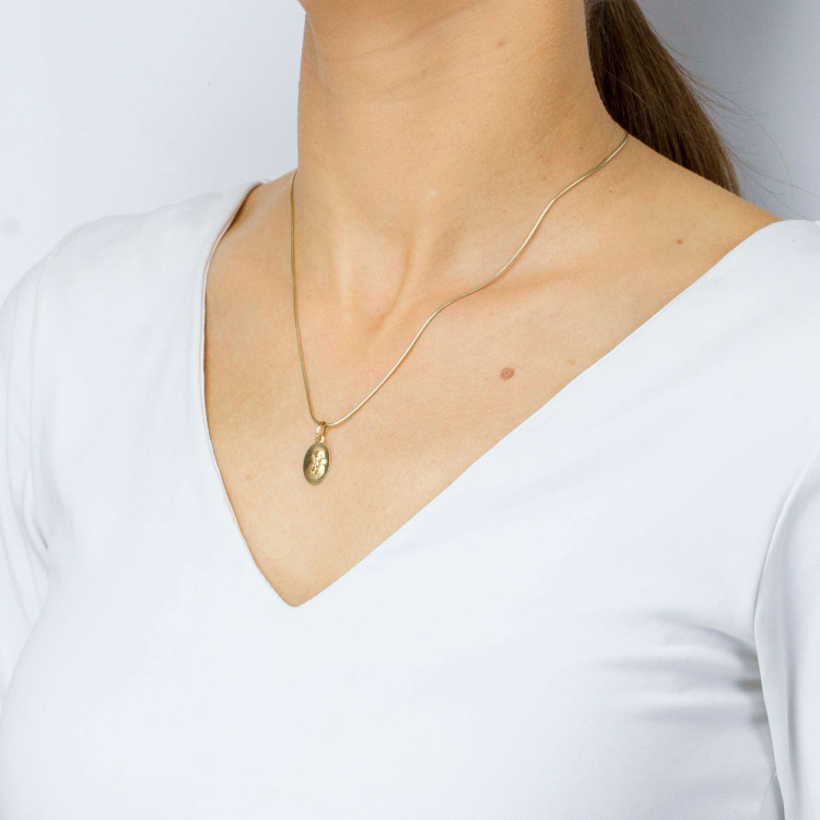 Zawieszka ze złota medalik z matką boską