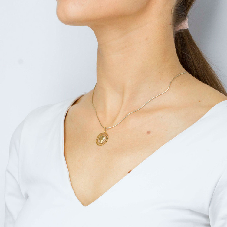 Zawieszka ze złota medalik z matką boską