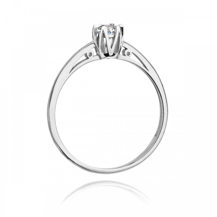 Pierścionek zaręczynowy z diamentem