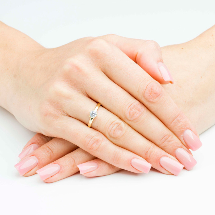 Pierścionek ze złota z białą cyrkonią