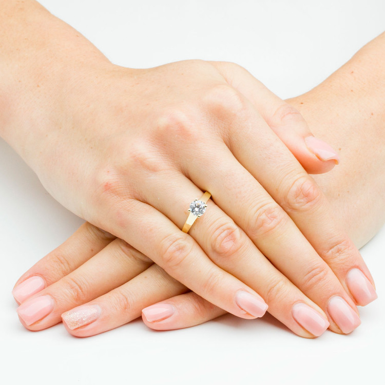 Pierścionek ze złota z cyrkonią