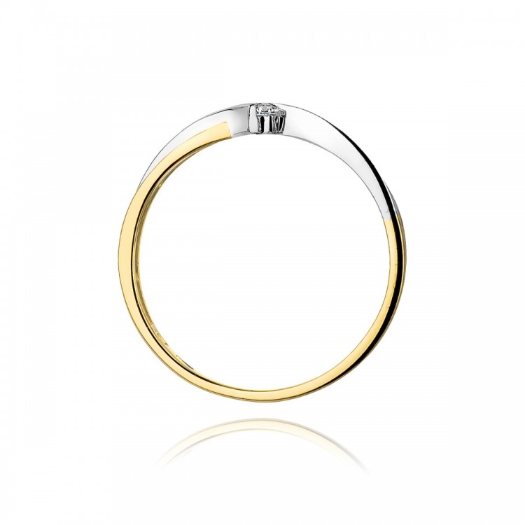 Pierścionek zaręczynowy z diamentem