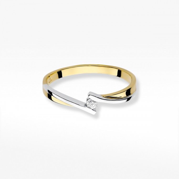 Pierścionek zaręczynowy z diamentem