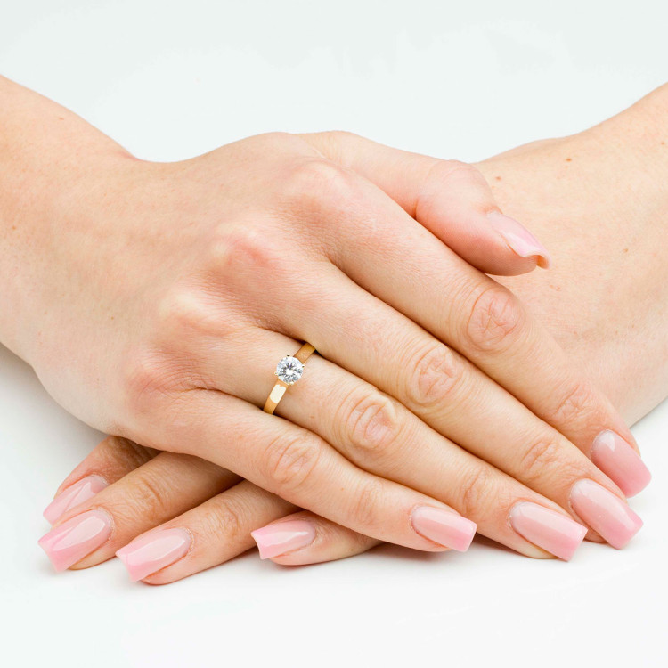 Pierścionek ze złota z białą cyrkonią