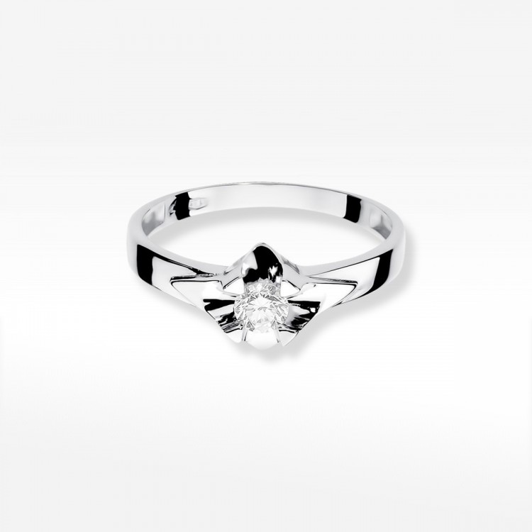 Pierścionek zaręczynowy z diamentem