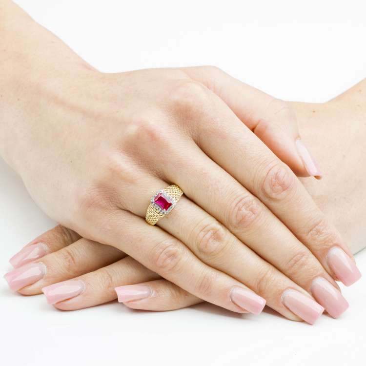 Pierścionek ze złota z różową i białymi cyrkoniami