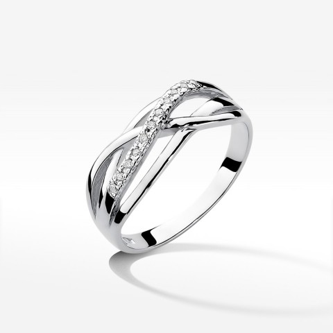 Pierścionek zaręczynowy z diamentami