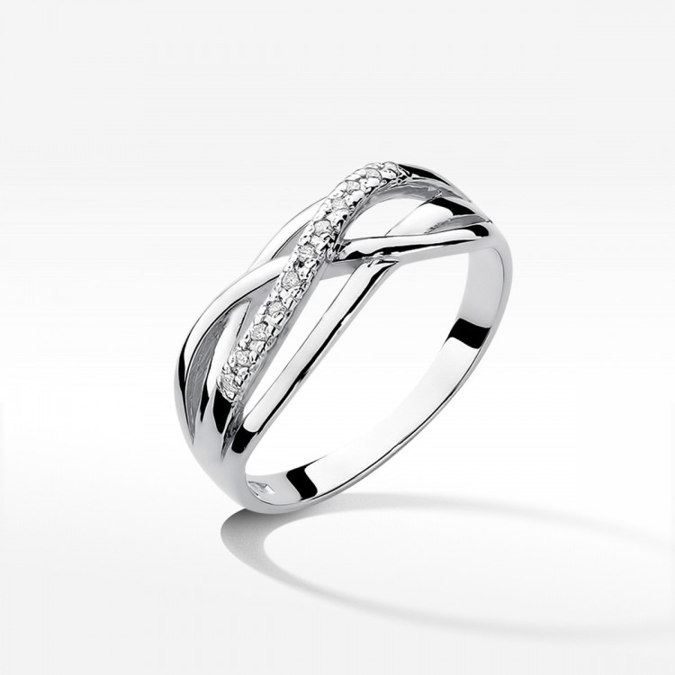 Pierścionek zaręczynowy z diamentami