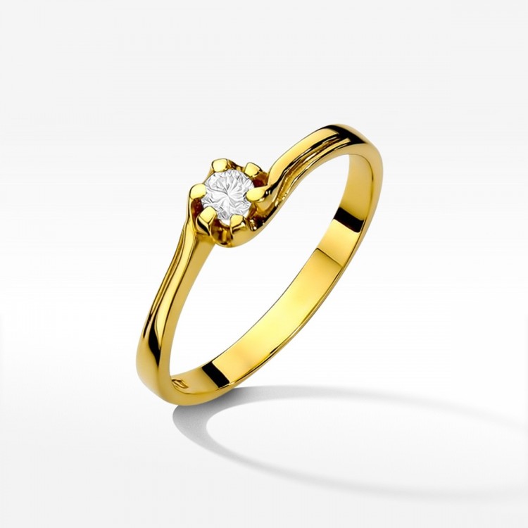 Pierścionek zaręczynowy z diamentem