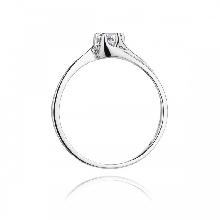 Pierścionek zaręczynowy z diamentem