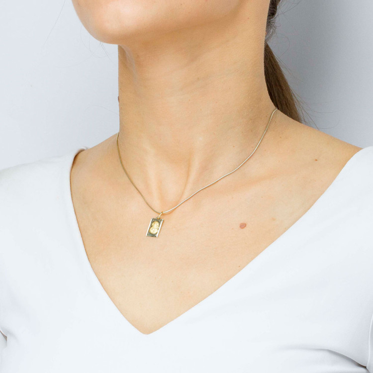 Zawieszka ze złota medalik z matką boską