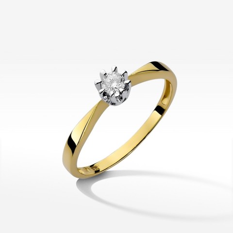 Pierścionek zaręczynowy z diamentem