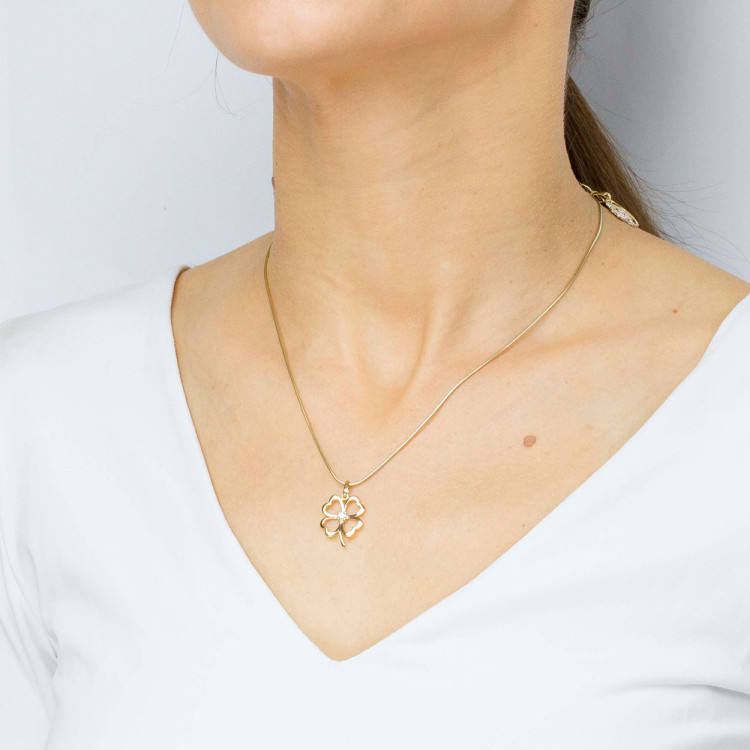 Zawieszka ze złota czterolistna koniczyna  białą cyrkonią