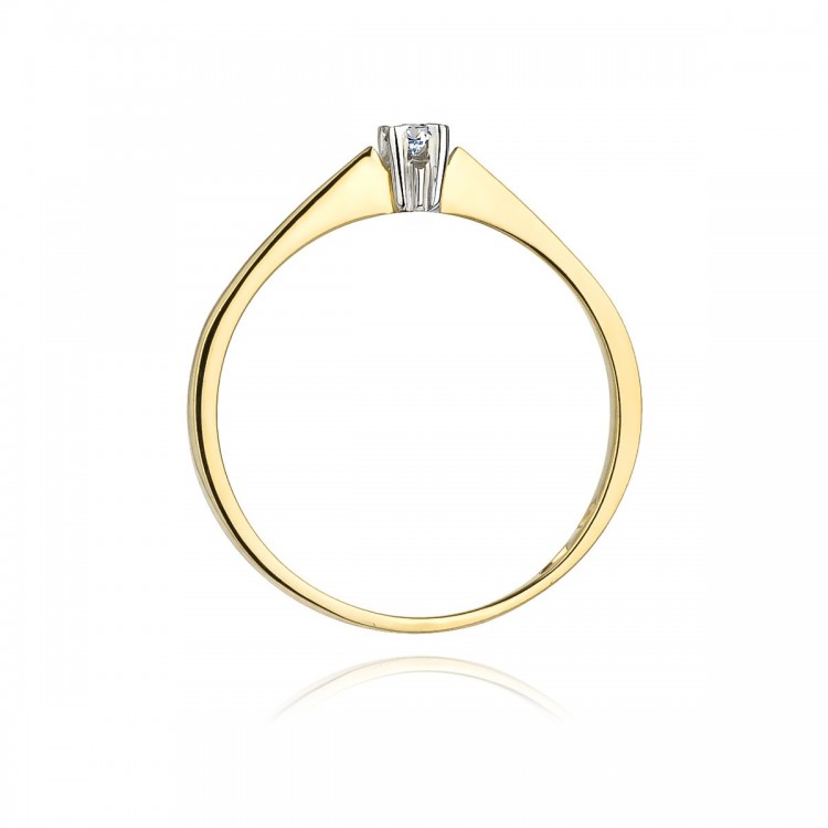 Pierścionek zaręczynowy z diamentem