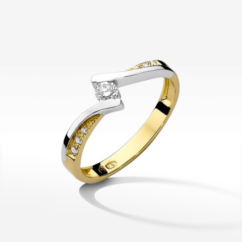 Pierścionek zaręczynowy z diamentami