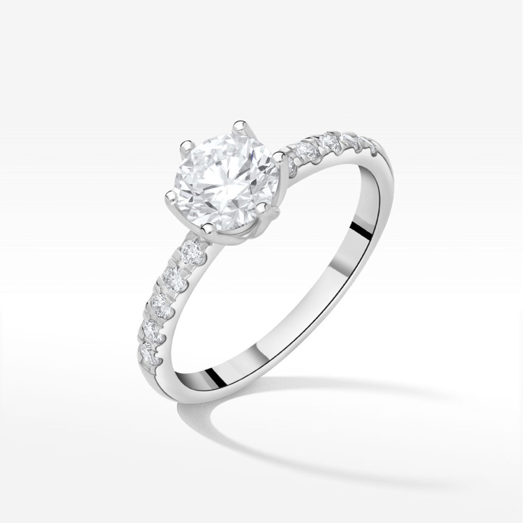 Pierścionek ze złota z diamentami laboratoryjnymi