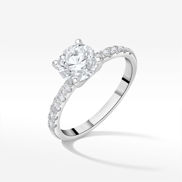 Pierścionek ze złota z diamentami laboratoryjnymi