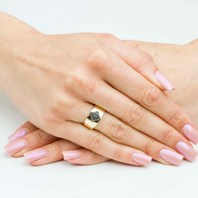 Pierścionek ze złota z czarnymi cyrkoniami