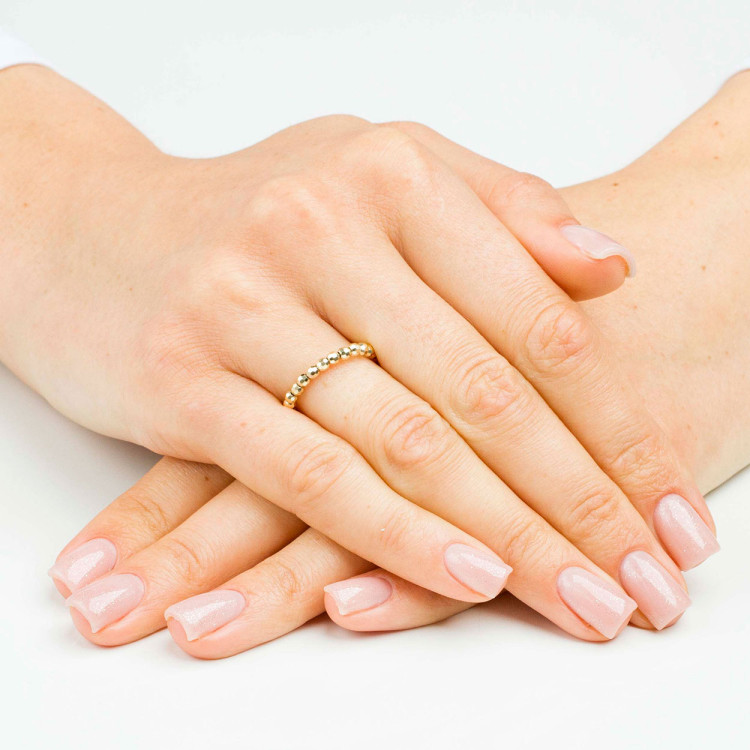 Pierścionek ze złota ze złotymi koralikami