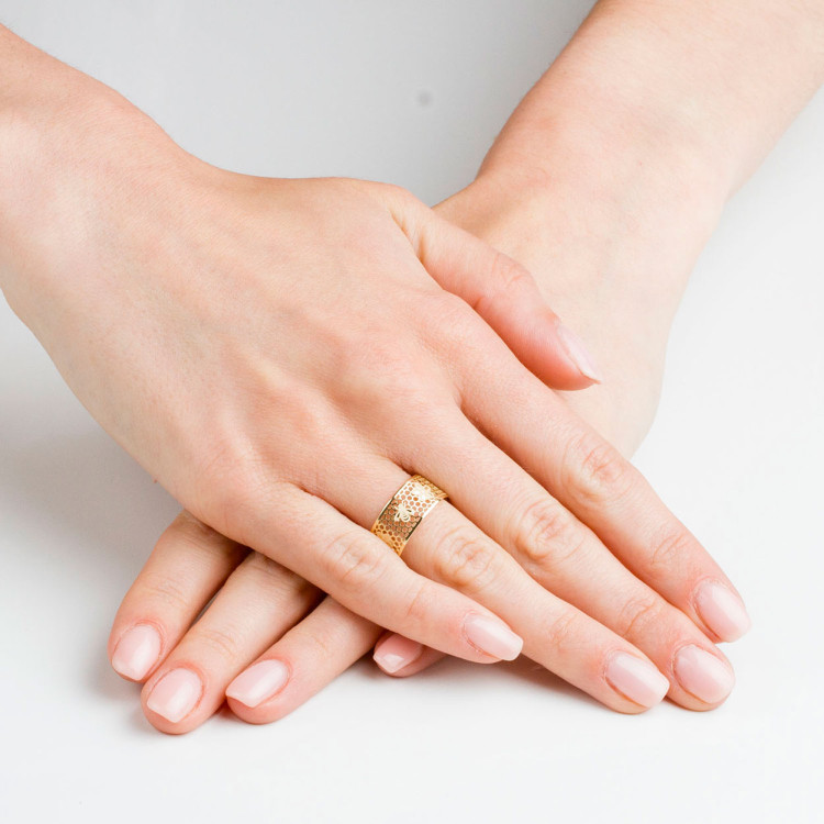 Pierścionek ze złota z pszczółkami i kwiatkami