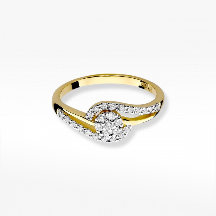 Pierścionek zaręczynowy z diamentami