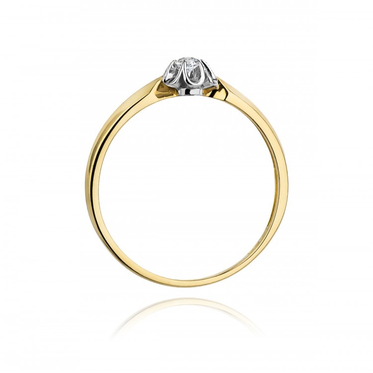 Pierścionek zaręczynowy z diamentem