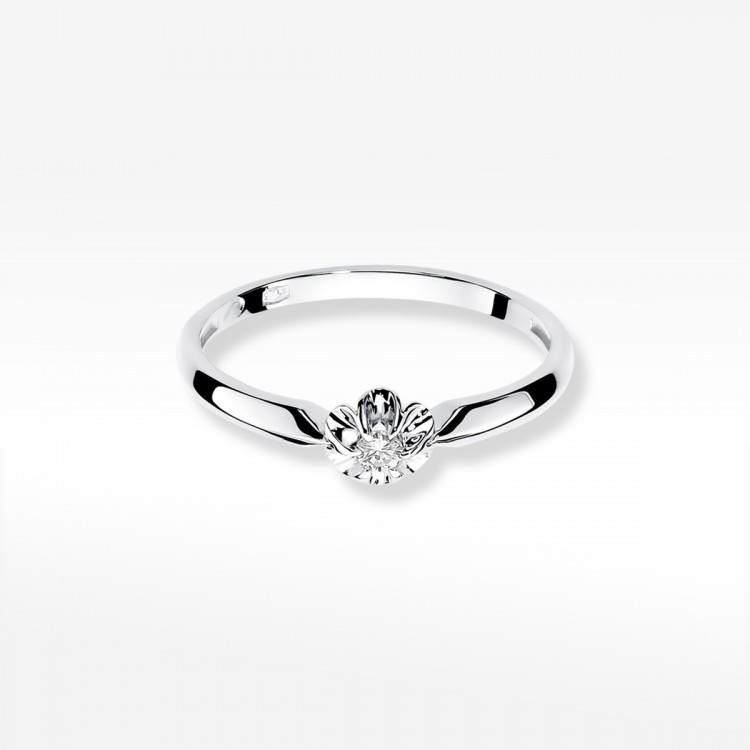 Pierścionek zaręczynowy z diamentem