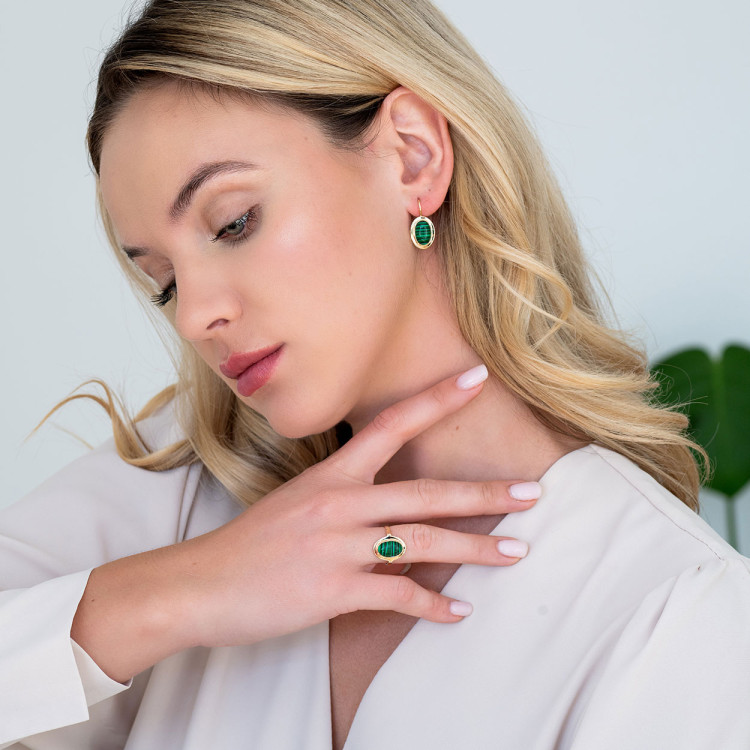 Pierścionek ze złota z malachitem