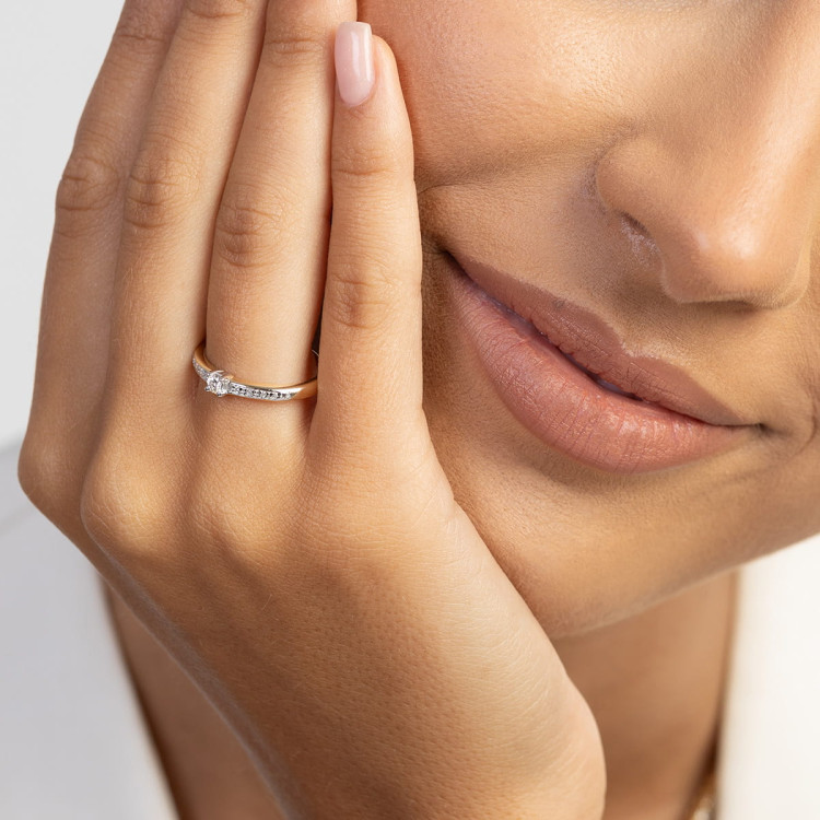 Pierścionek z diamentami