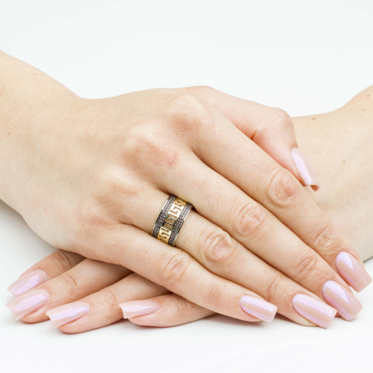 Pierścionek ze złota z wzorem greckim i czarnymi cyrkoniami