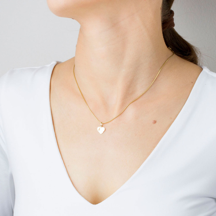 Zawieszka ze złota serce z literą  J