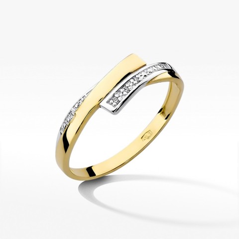 Pierścionek zaręczynowy z diamentami